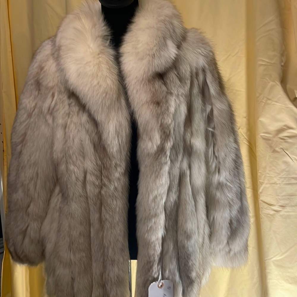 Used blue fox women’s jacket with shawl collar. Size Small